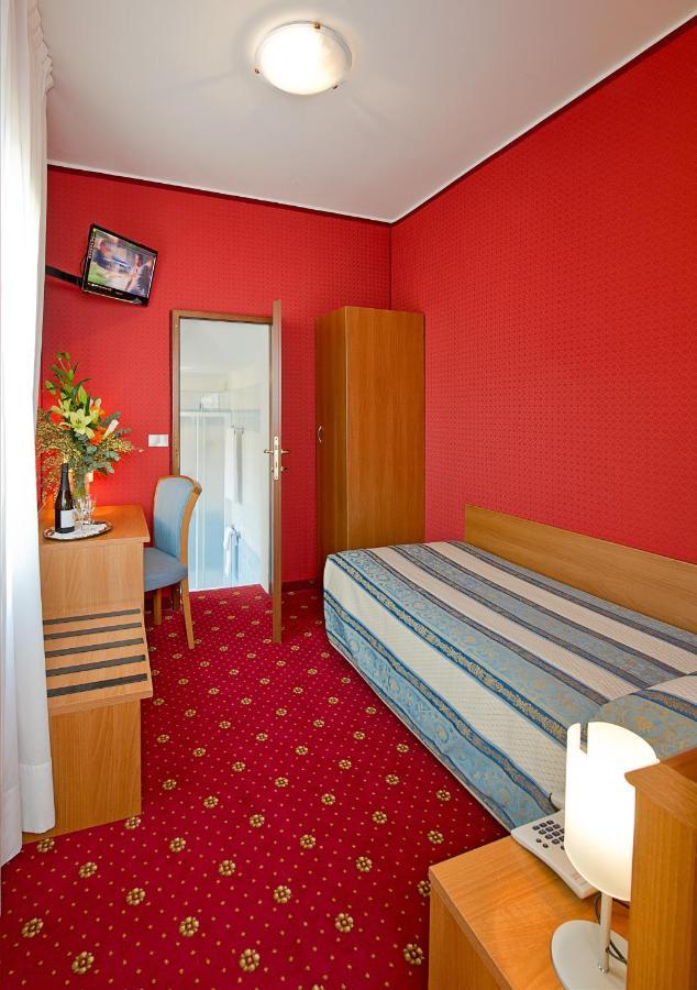 Hotel Nazionale Venezia Esterno foto