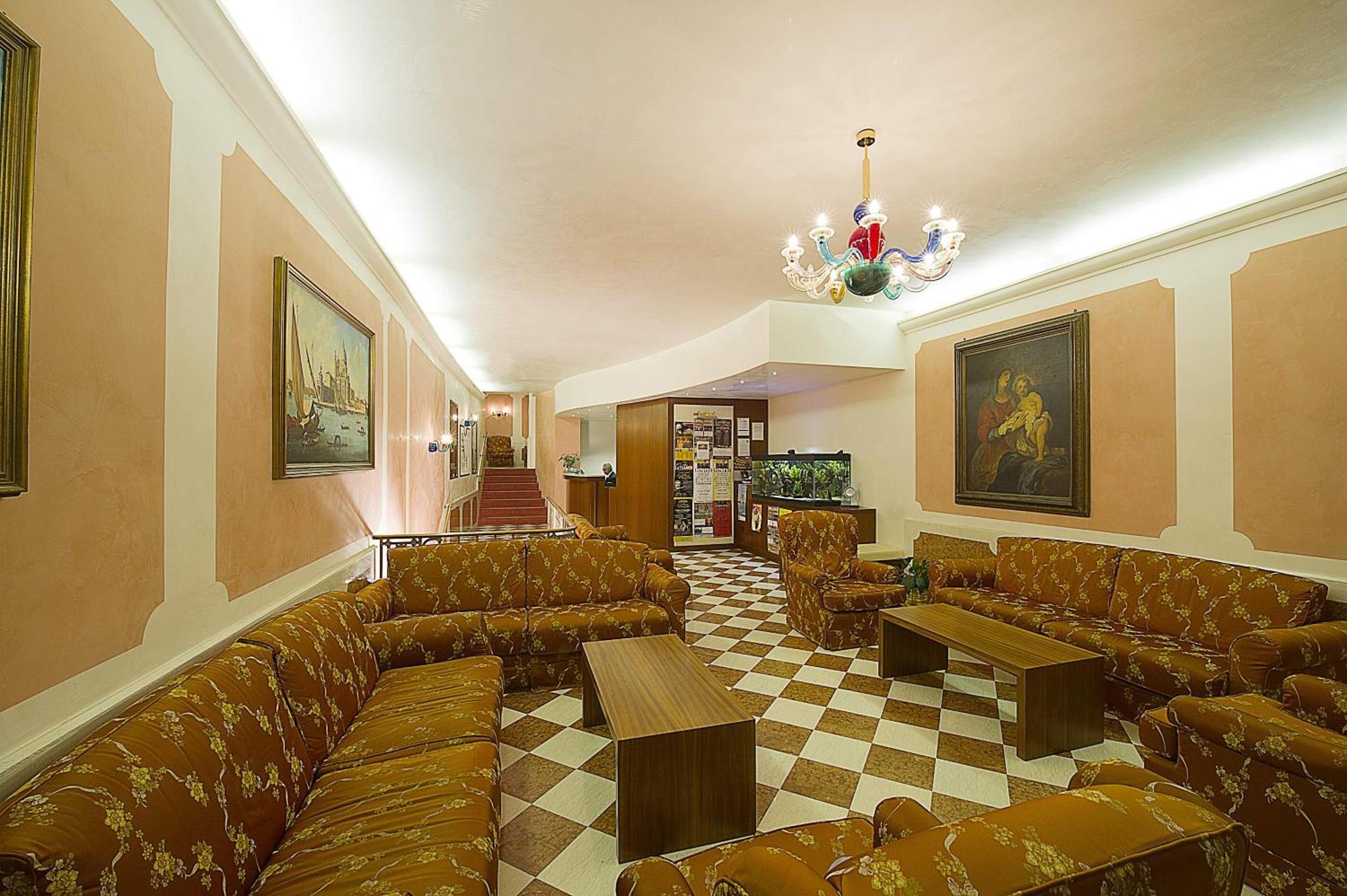 Hotel Nazionale Venezia Esterno foto