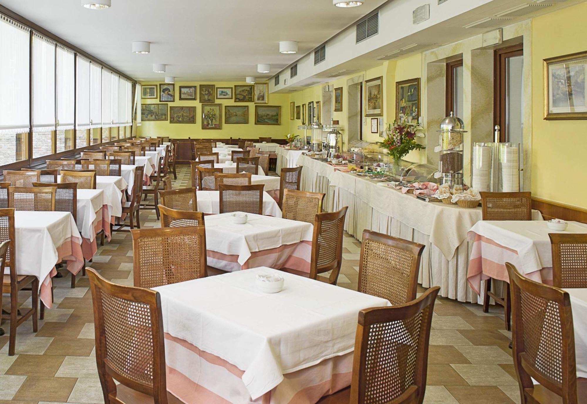 Hotel Nazionale Venezia Esterno foto