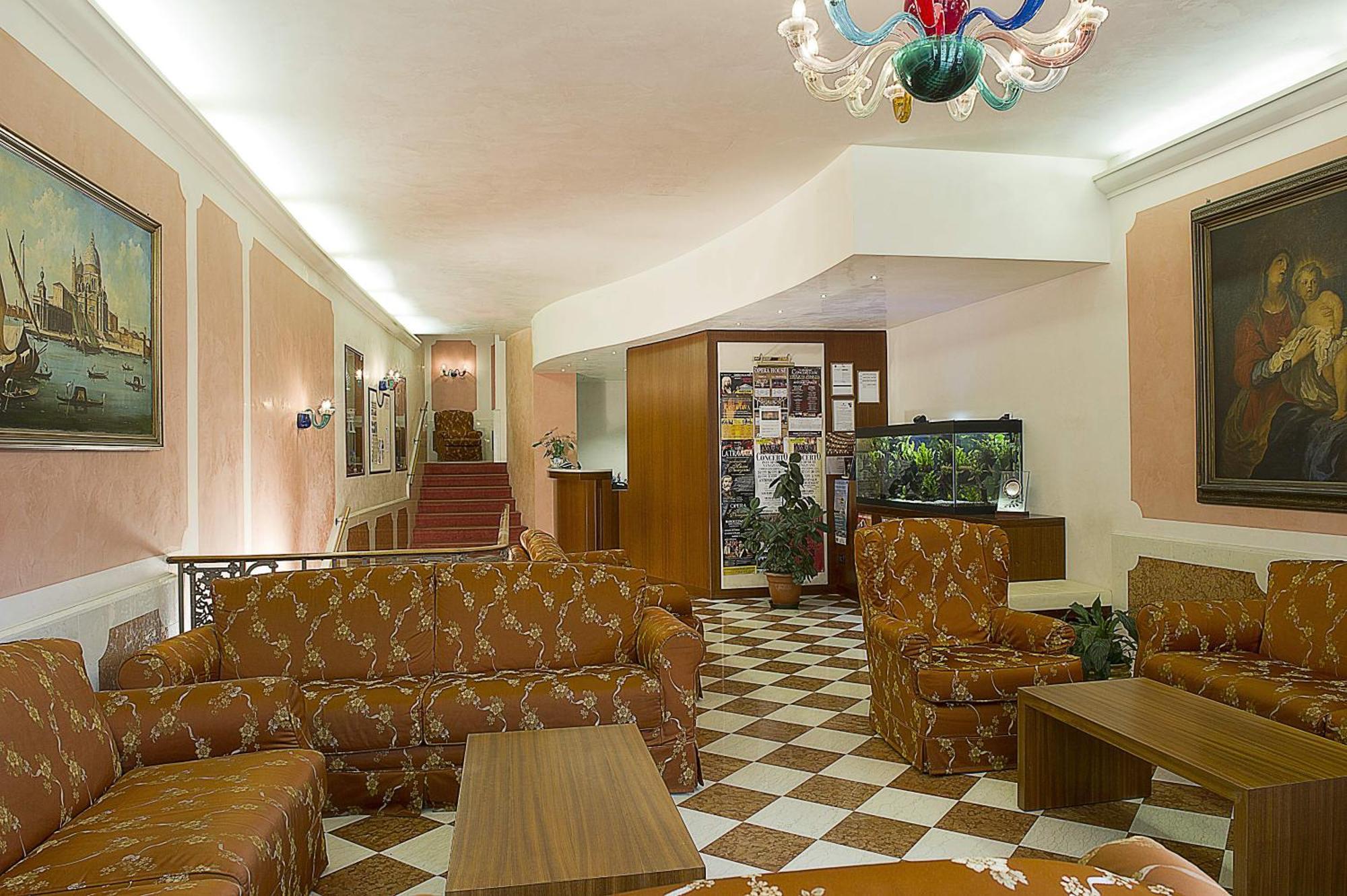 Hotel Nazionale Venezia Esterno foto