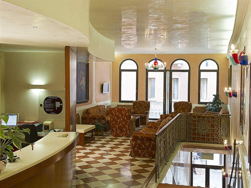 Hotel Nazionale Venezia Esterno foto