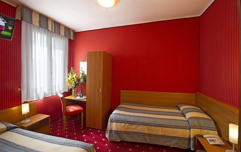 Hotel Nazionale Venezia Esterno foto