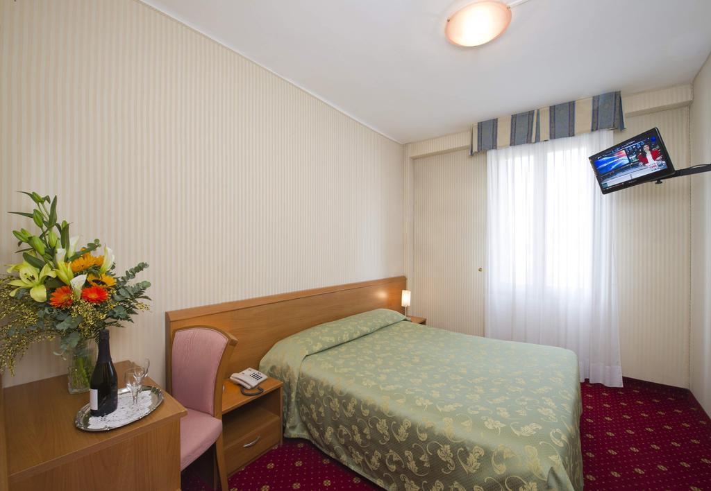 Hotel Nazionale Venezia Esterno foto