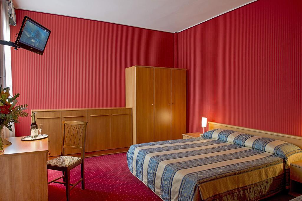 Hotel Nazionale Venezia Esterno foto