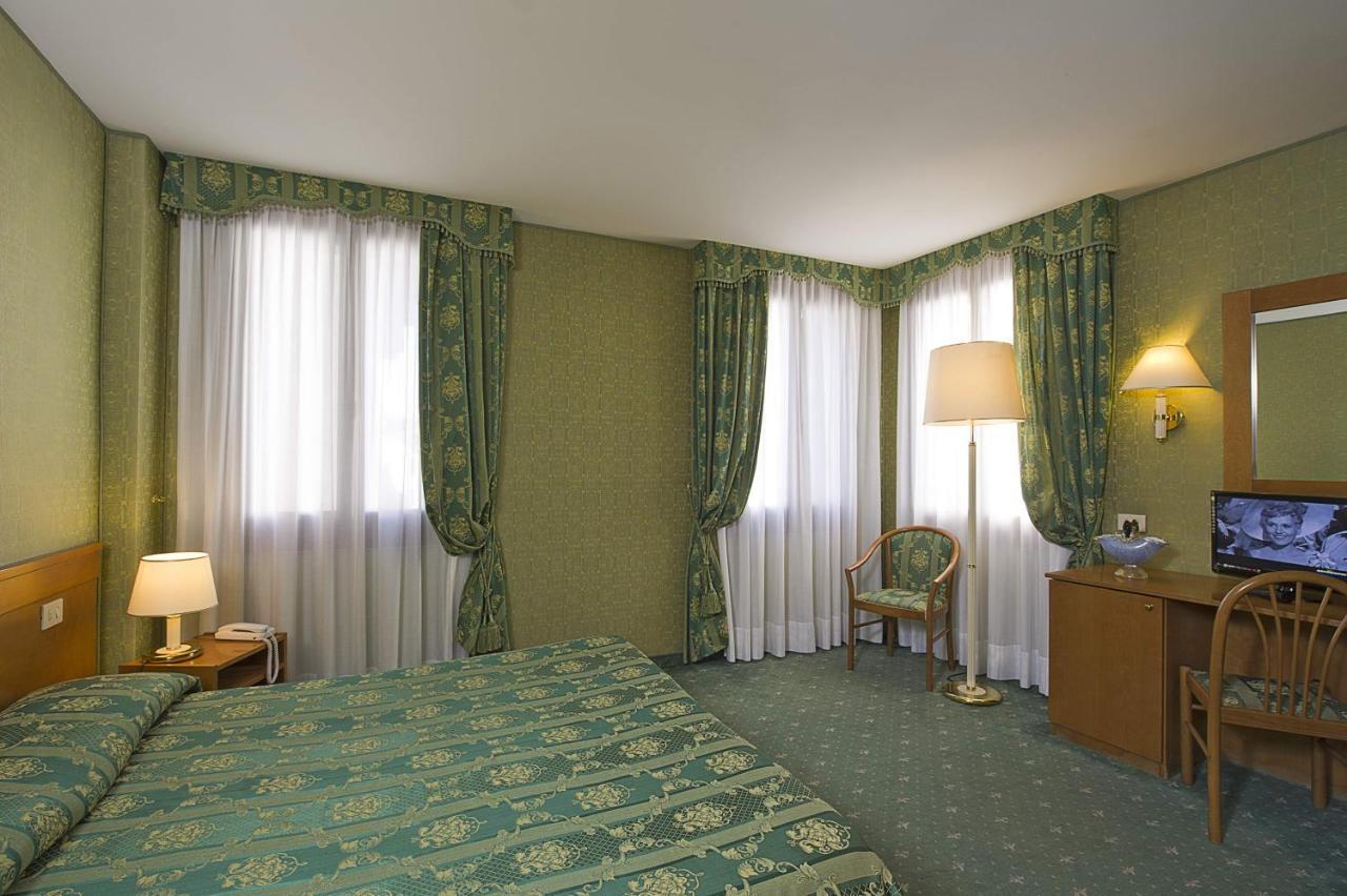 Hotel Nazionale Venezia Esterno foto